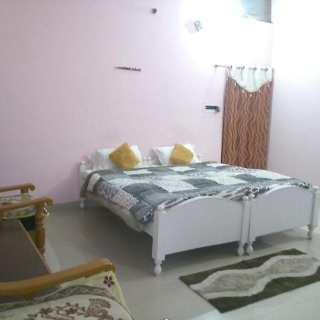 Hotel Shri Mahant Orchha 5 Mint Walking From Ram Raja Temple Exteriör bild