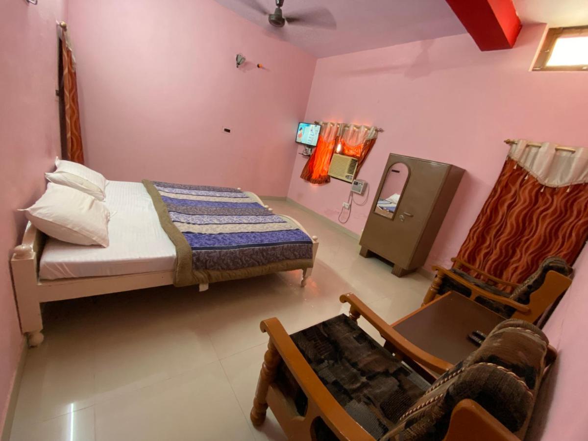 Hotel Shri Mahant Orchha 5 Mint Walking From Ram Raja Temple Exteriör bild