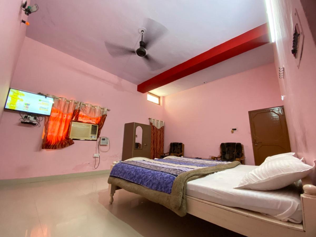Hotel Shri Mahant Orchha 5 Mint Walking From Ram Raja Temple Exteriör bild