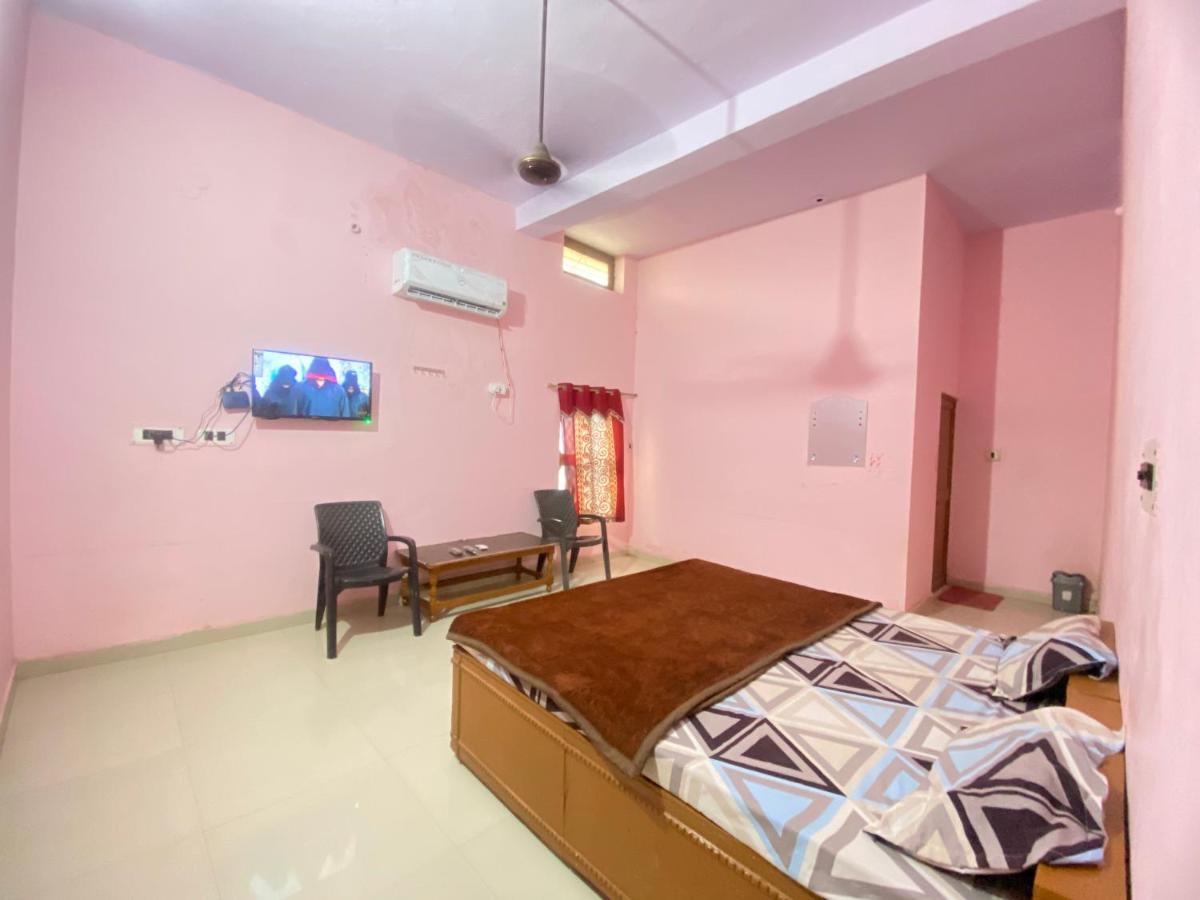 Hotel Shri Mahant Orchha 5 Mint Walking From Ram Raja Temple Exteriör bild