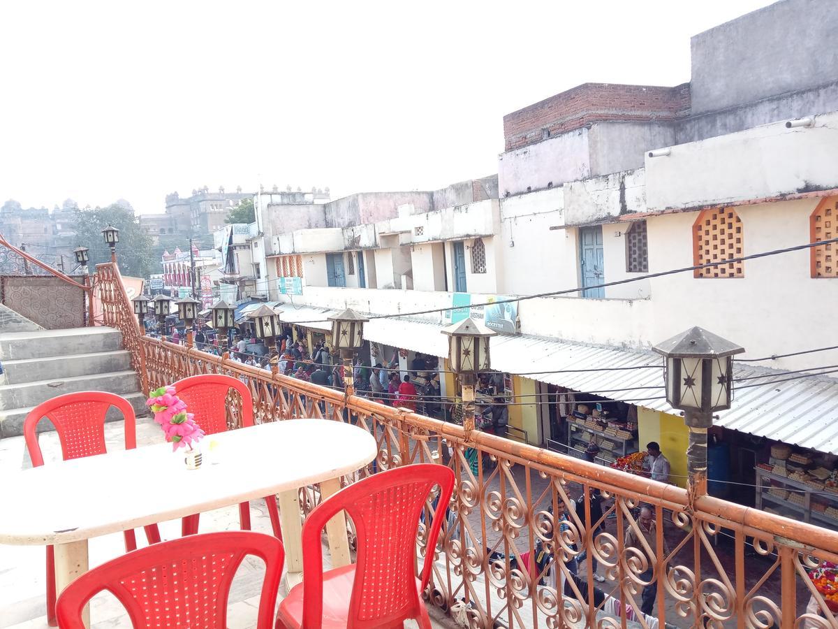 Hotel Shri Mahant Orchha 5 Mint Walking From Ram Raja Temple Exteriör bild
