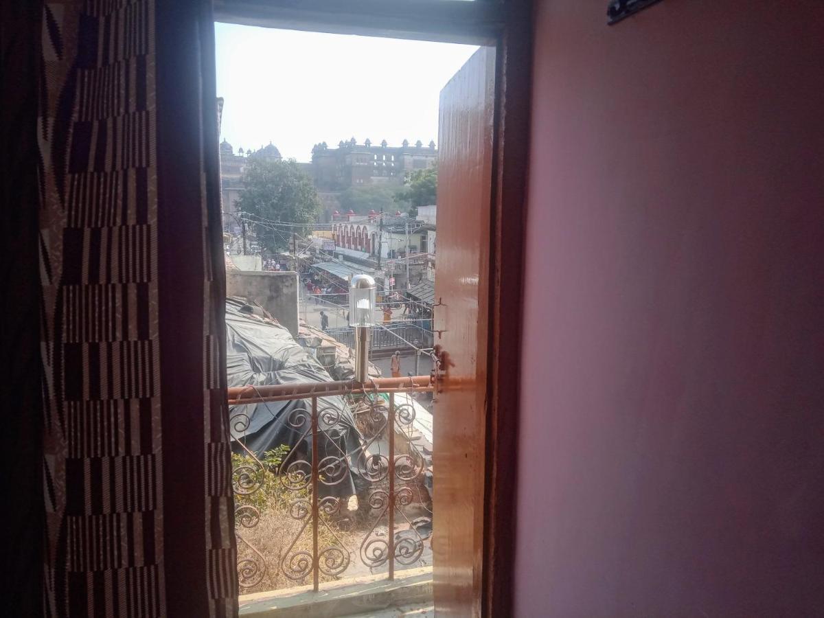 Hotel Shri Mahant Orchha 5 Mint Walking From Ram Raja Temple Exteriör bild