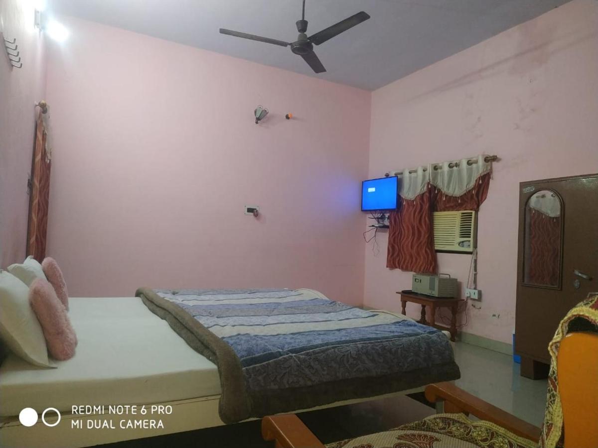 Hotel Shri Mahant Orchha 5 Mint Walking From Ram Raja Temple Exteriör bild